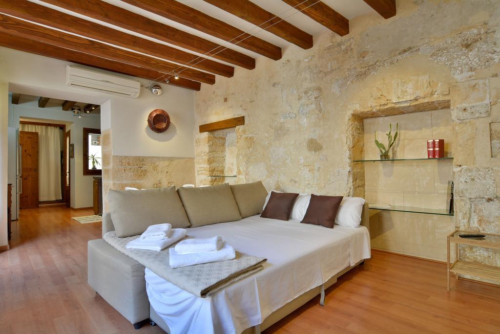 Apartamento de 1 dormitorio con terraza